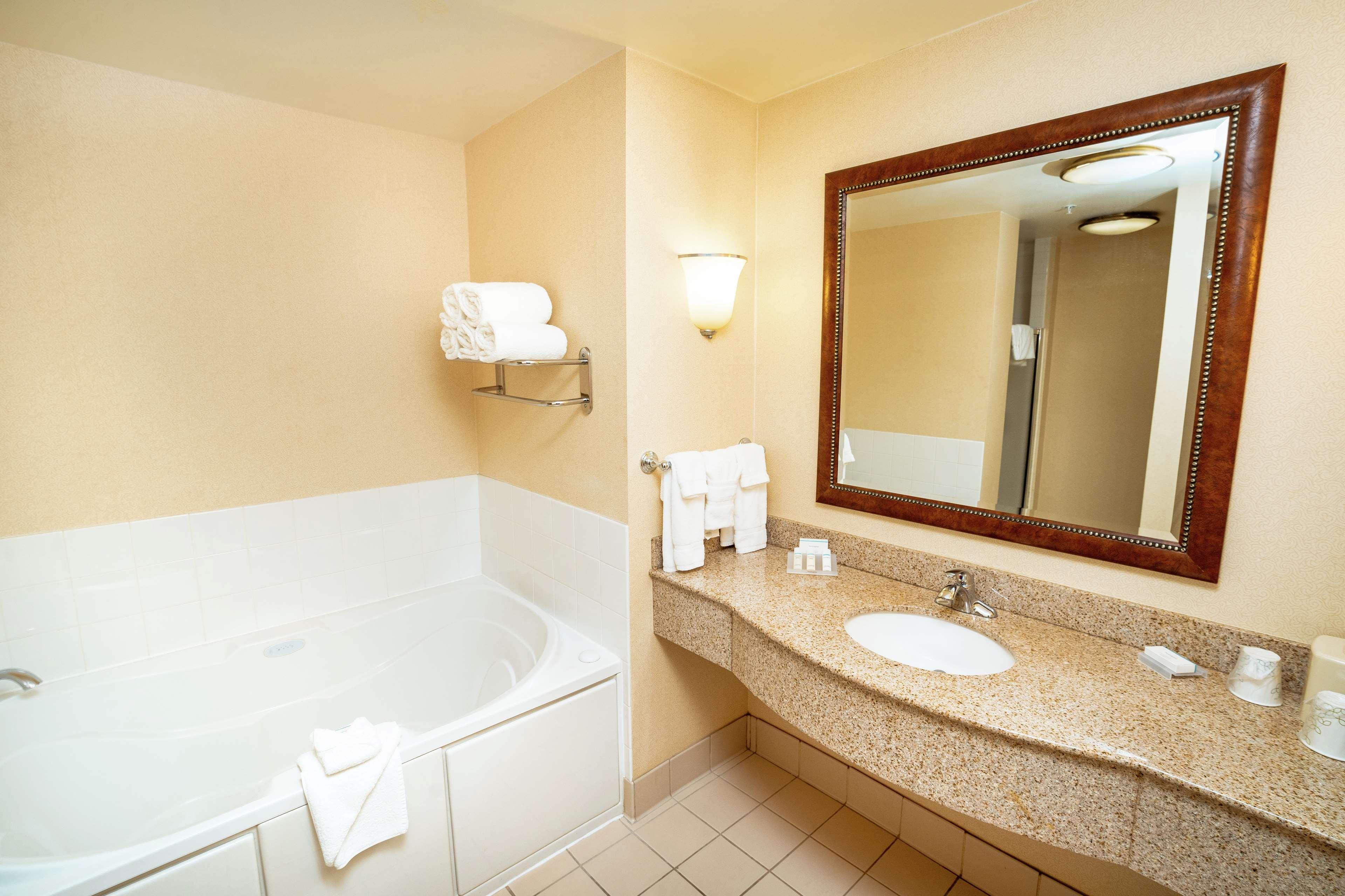 Hilton Garden Inn Ontario Rancho Cucamonga Eksteriør bilde