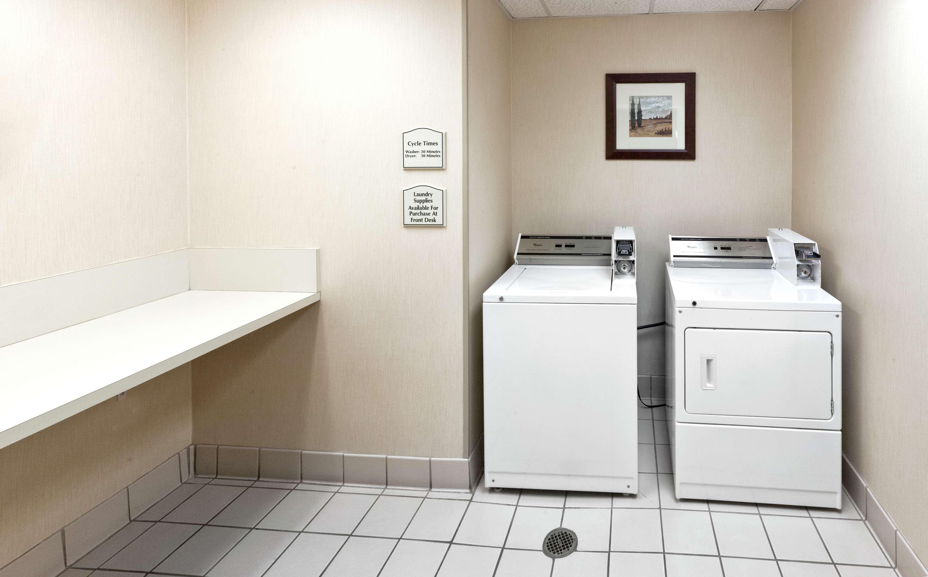 Hilton Garden Inn Ontario Rancho Cucamonga Eksteriør bilde